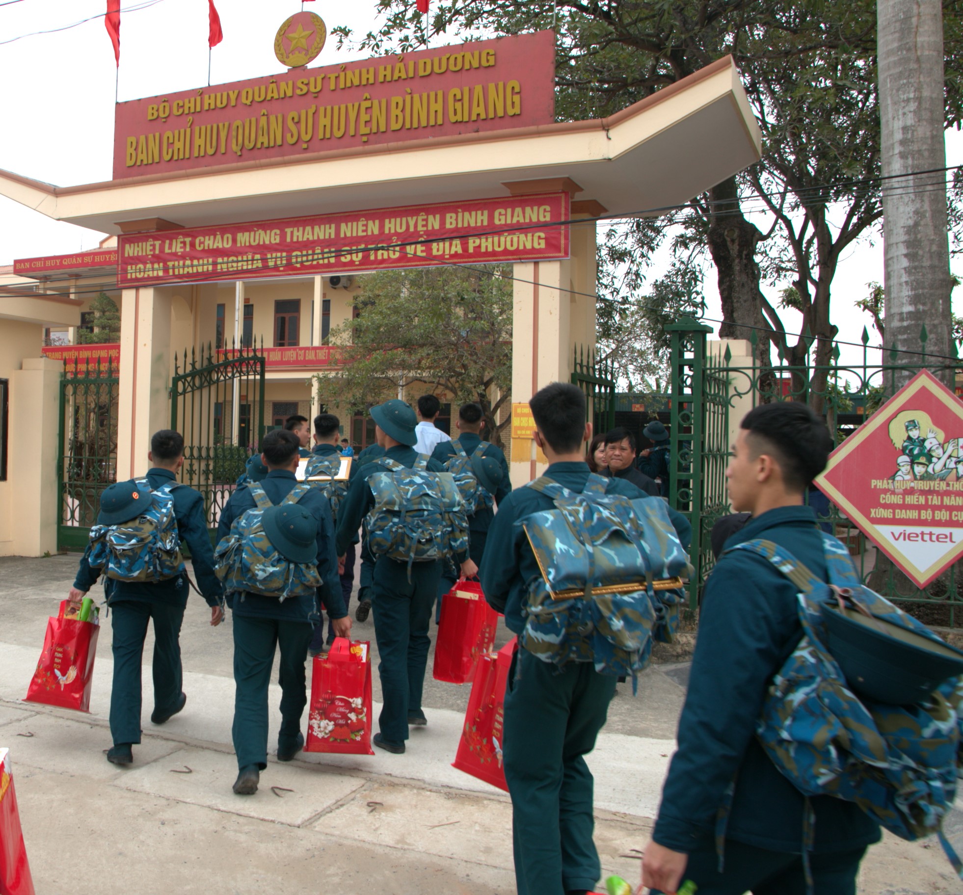 Ban CHQS huyện Bình Giang đón quân nhân hoàn thành nghĩa vụ quân sự tại ngũ trở về địa phương