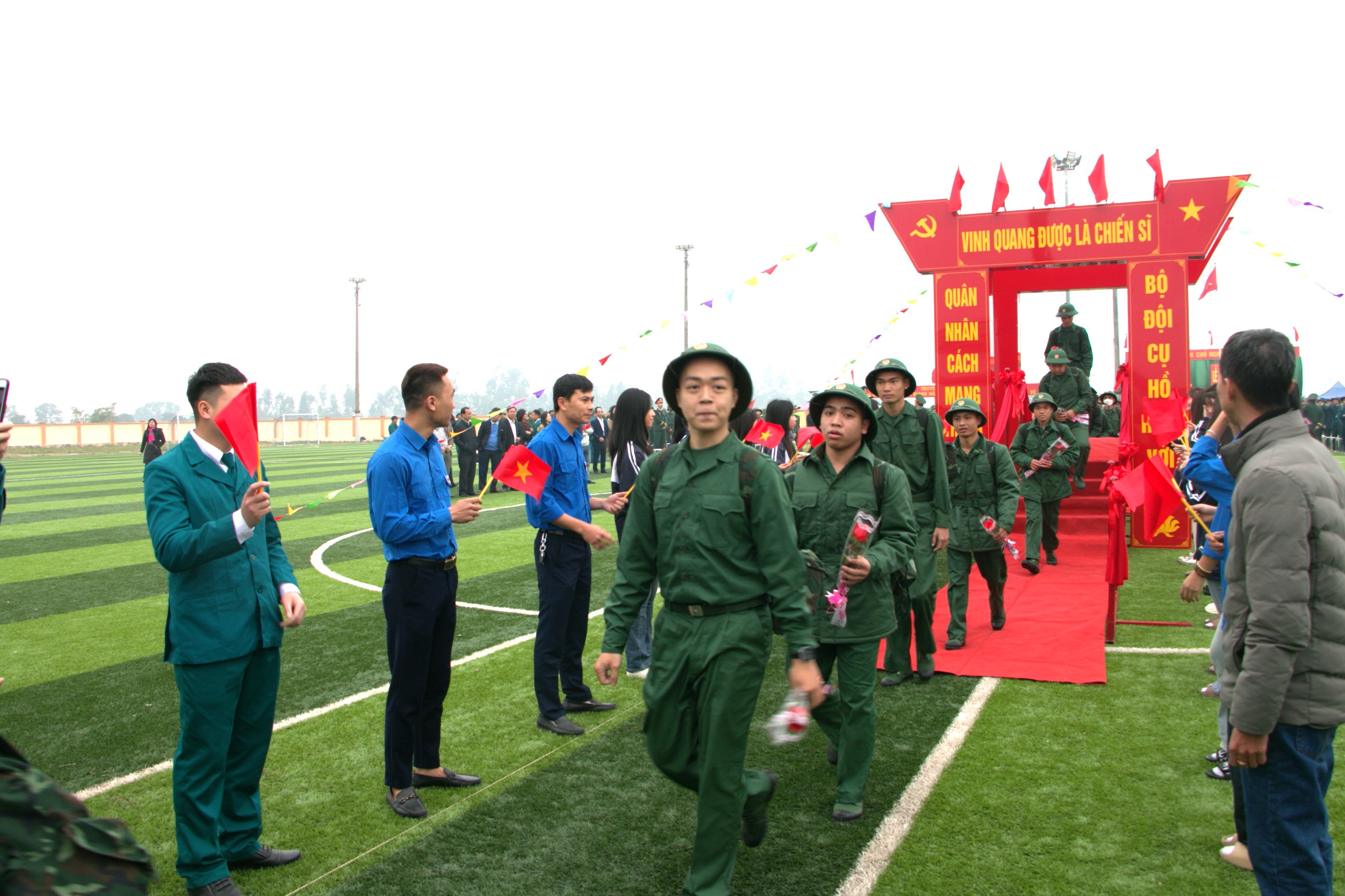 Bình Giang long trọng tổ chức lễ giao nhận quân năm 2025